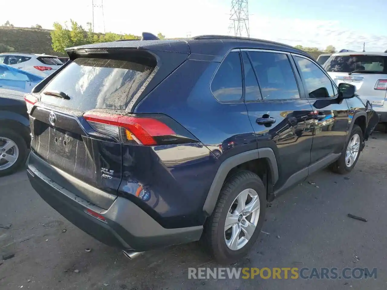 4 Photograph of a damaged car 2T3P1RFVXLC080427 TOYOTA RAV4 2020