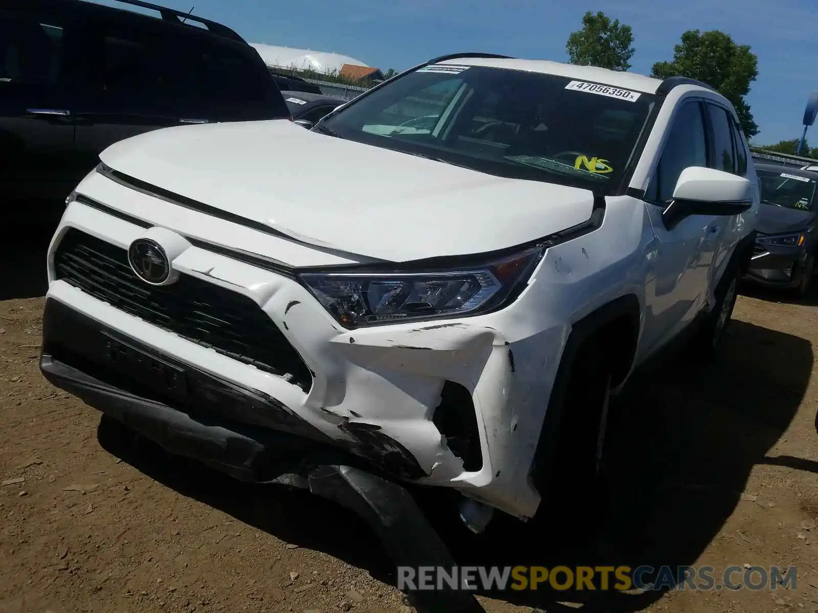 2 Photograph of a damaged car 2T3P1RFVXLC082520 TOYOTA RAV4 2020