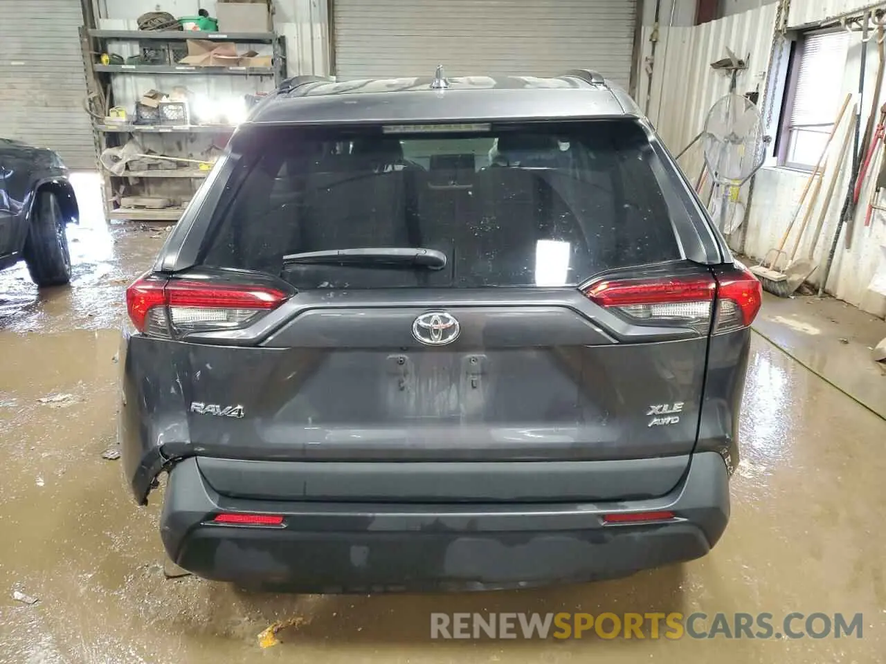 6 Photograph of a damaged car 2T3P1RFVXLC091217 TOYOTA RAV4 2020