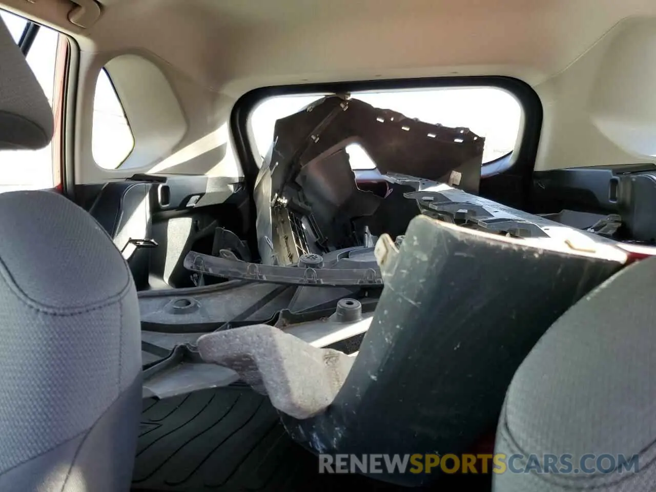 10 Photograph of a damaged car 2T3P1RFVXLW095749 TOYOTA RAV4 2020