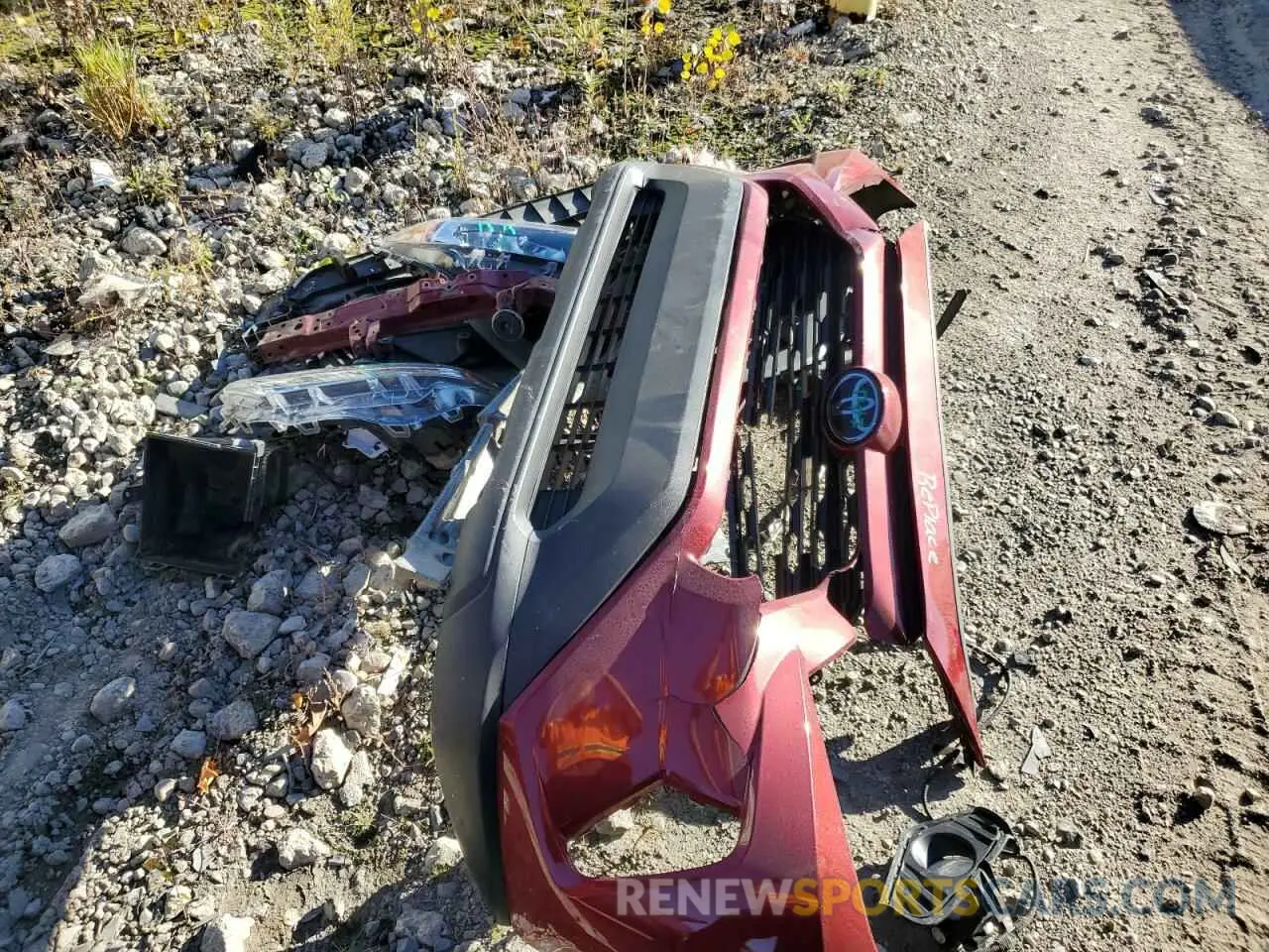 13 Photograph of a damaged car 2T3P1RFVXLW095749 TOYOTA RAV4 2020