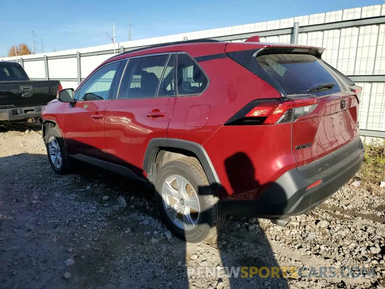 2 Photograph of a damaged car 2T3P1RFVXLW095749 TOYOTA RAV4 2020