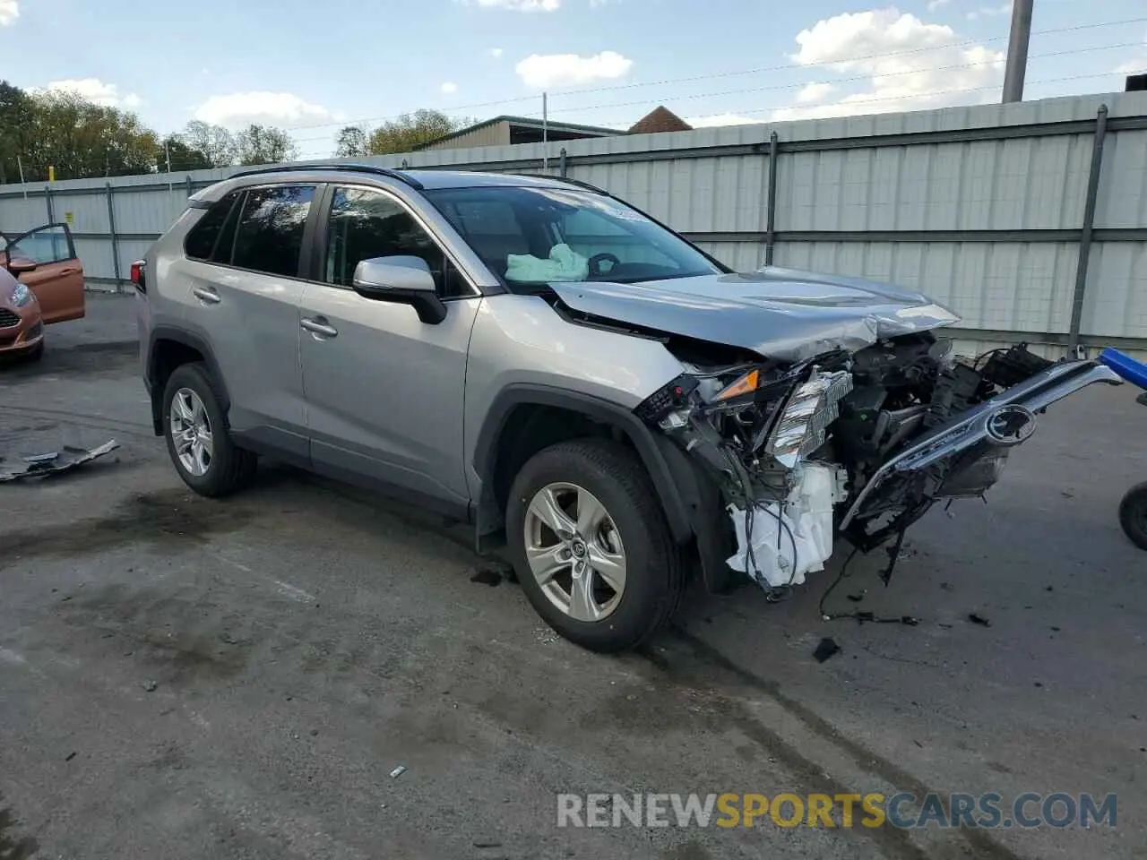 4 Photograph of a damaged car 2T3P1RFVXLW100433 TOYOTA RAV4 2020