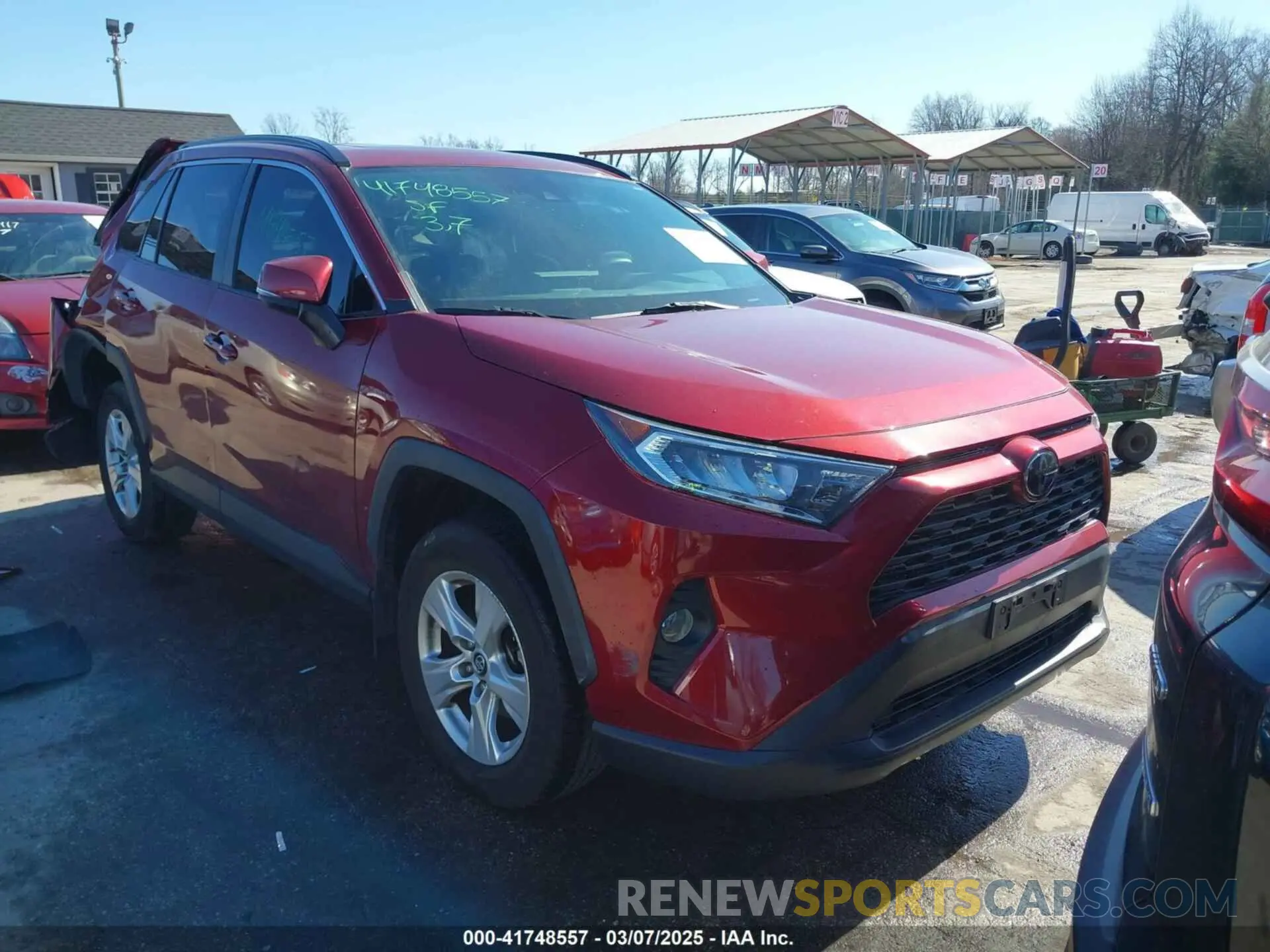 1 Photograph of a damaged car 2T3P1RFVXLW115577 TOYOTA RAV4 2020