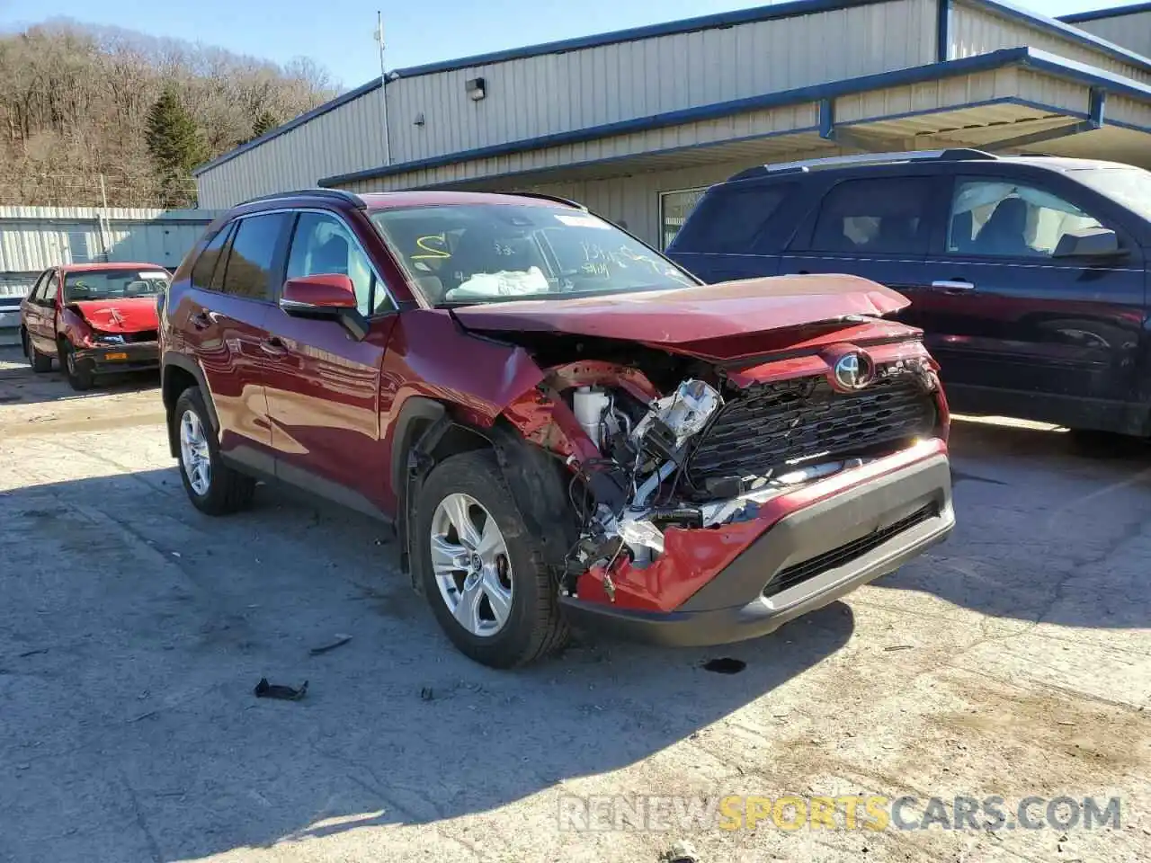 1 Photograph of a damaged car 2T3P1RFVXLW121332 TOYOTA RAV4 2020