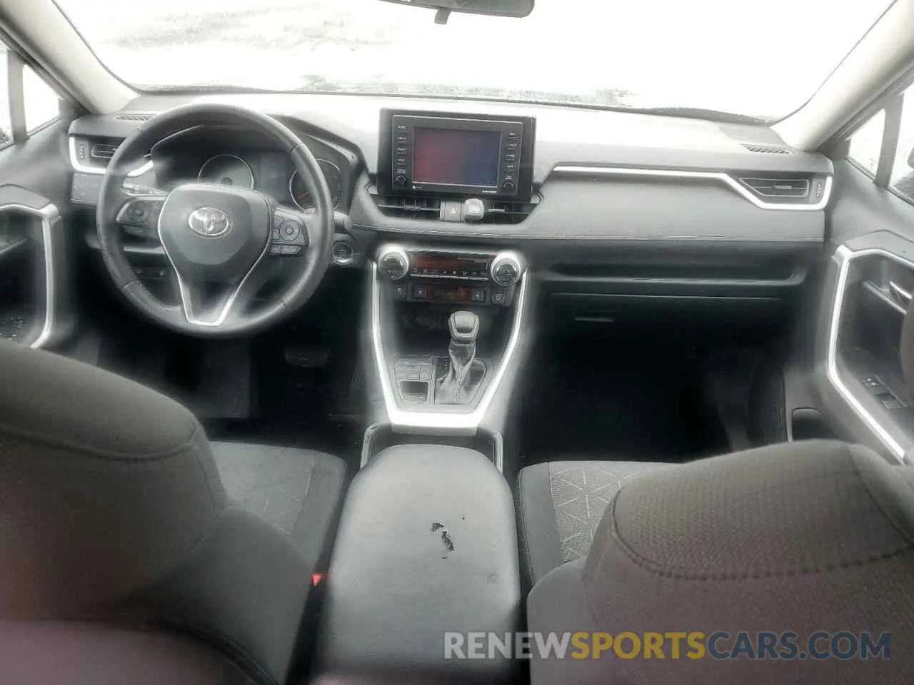 8 Photograph of a damaged car 2T3P1RFVXLW125641 TOYOTA RAV4 2020