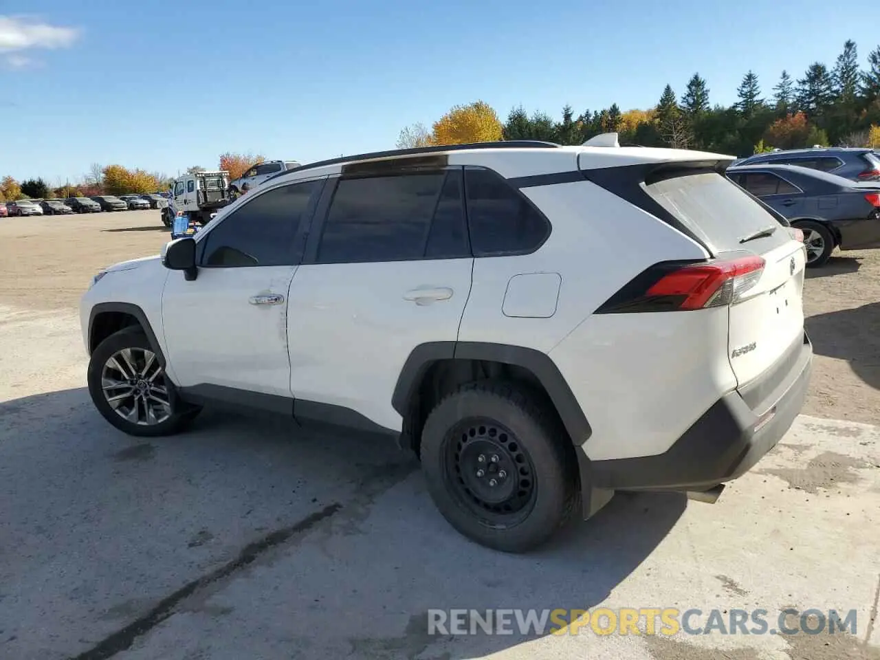 2 Photograph of a damaged car 2T3R1RFV3LC078334 TOYOTA RAV4 2020