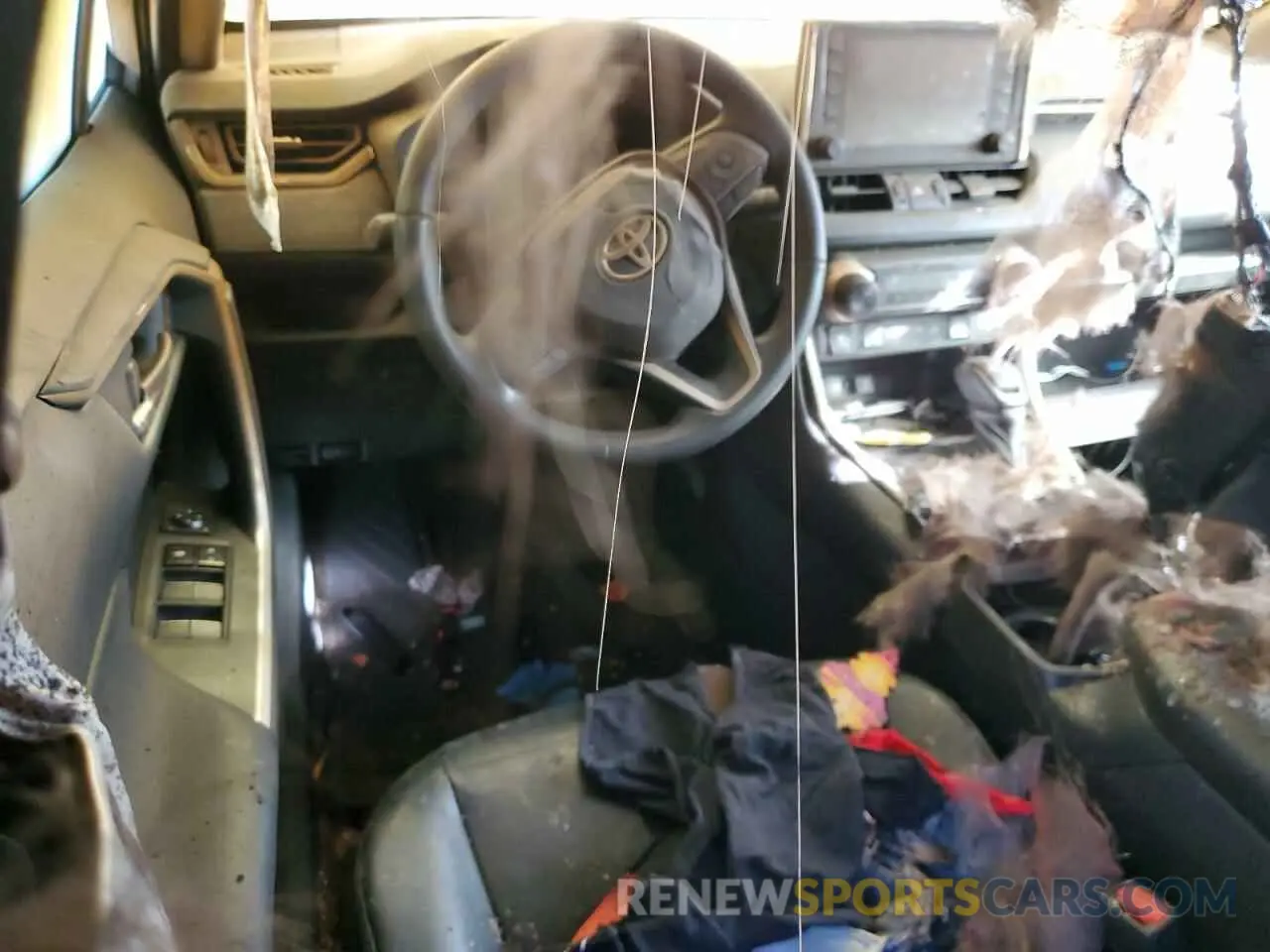 8 Photograph of a damaged car 2T3R1RFV3LC078334 TOYOTA RAV4 2020