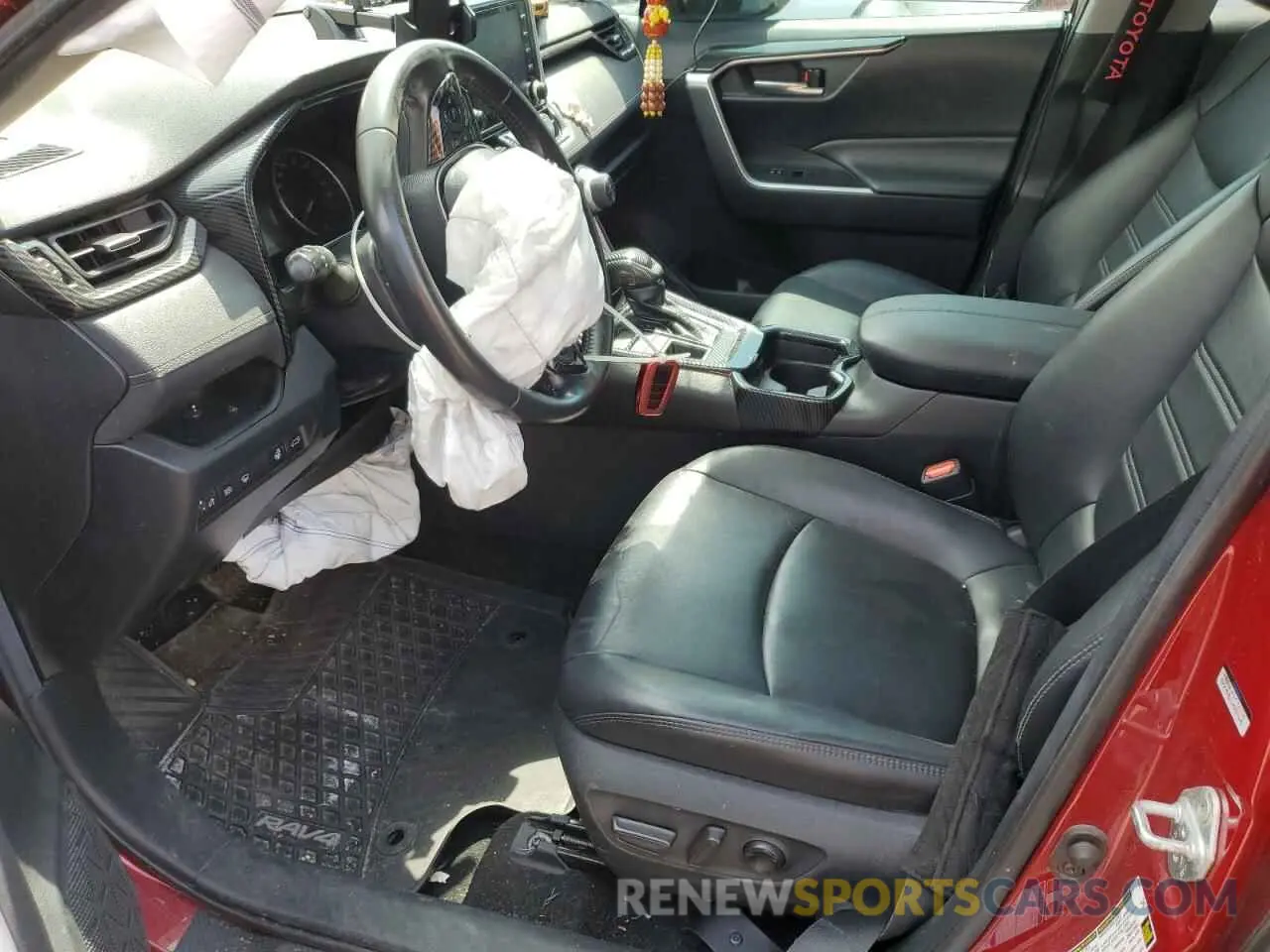 7 Photograph of a damaged car 2T3R1RFV4LW089857 TOYOTA RAV4 2020