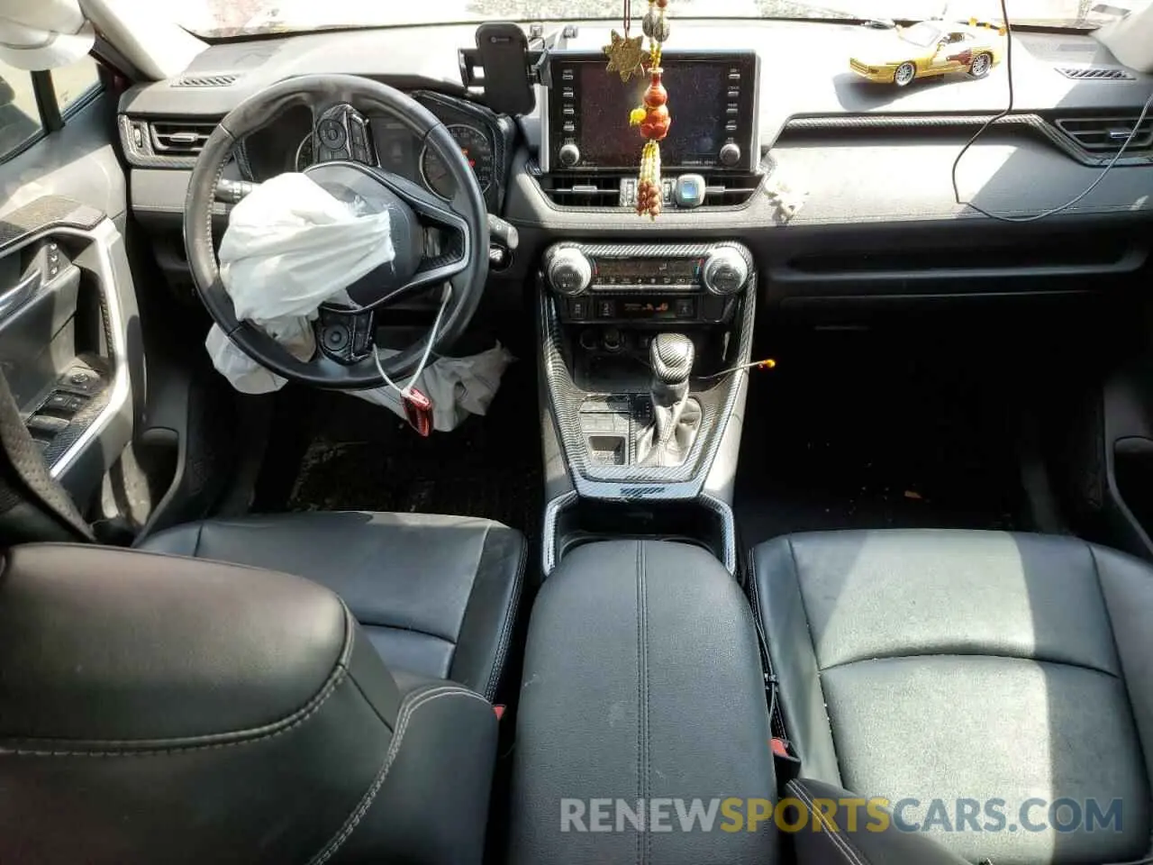 8 Photograph of a damaged car 2T3R1RFV4LW089857 TOYOTA RAV4 2020