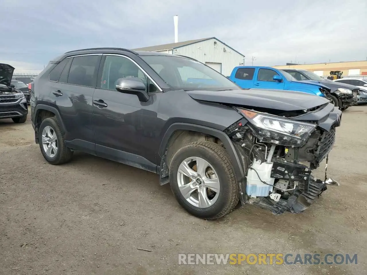 4 Photograph of a damaged car 2T3R1RFV6LW106206 TOYOTA RAV4 2020