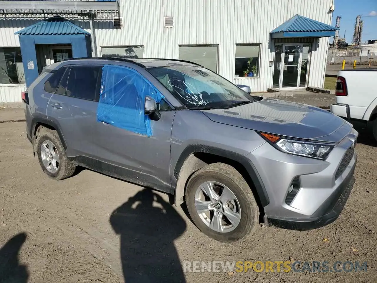 4 Photograph of a damaged car 2T3R1RFV8LC095694 TOYOTA RAV4 2020