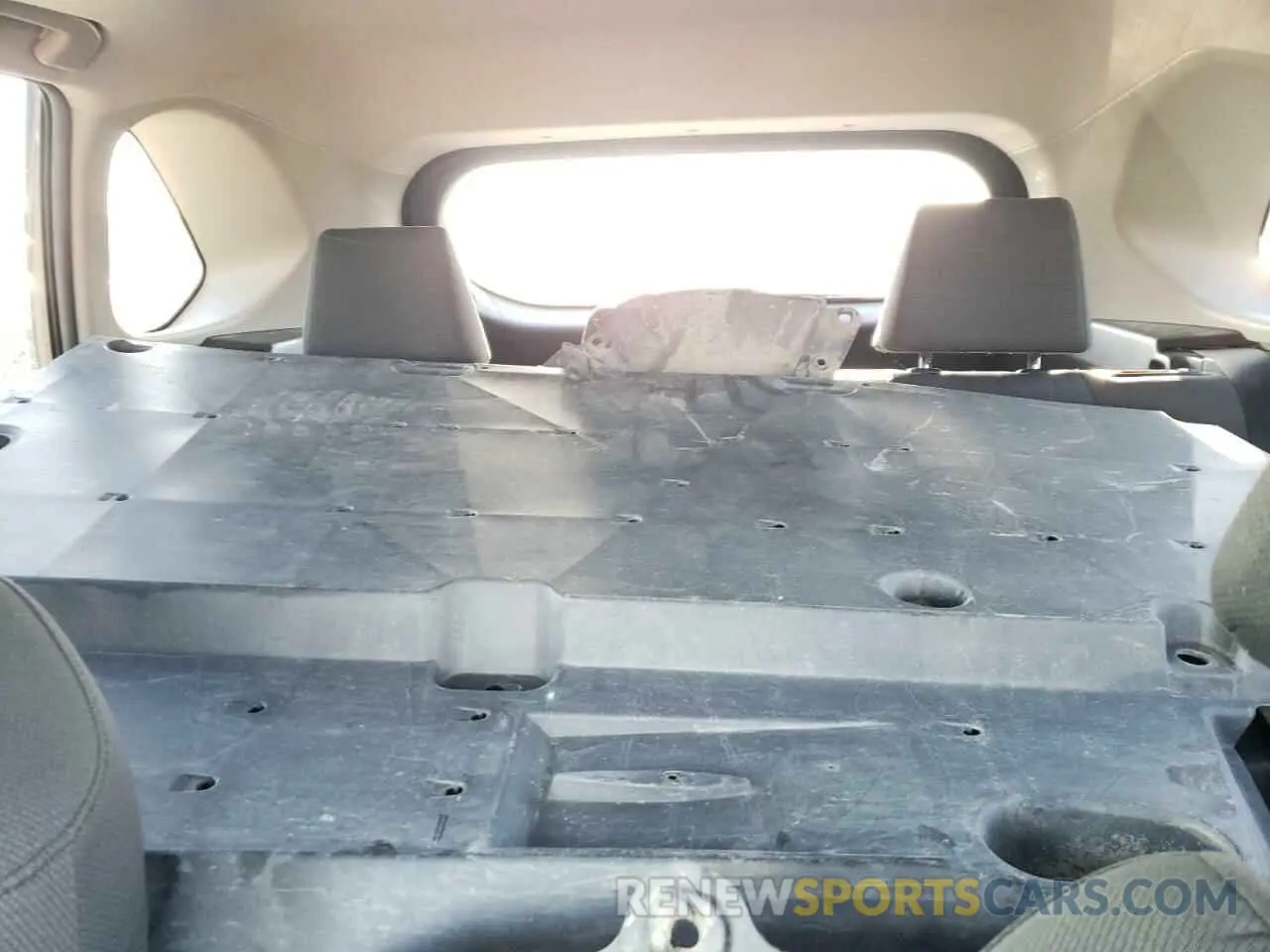 10 Photograph of a damaged car 2T3R1RFV8LW128207 TOYOTA RAV4 2020