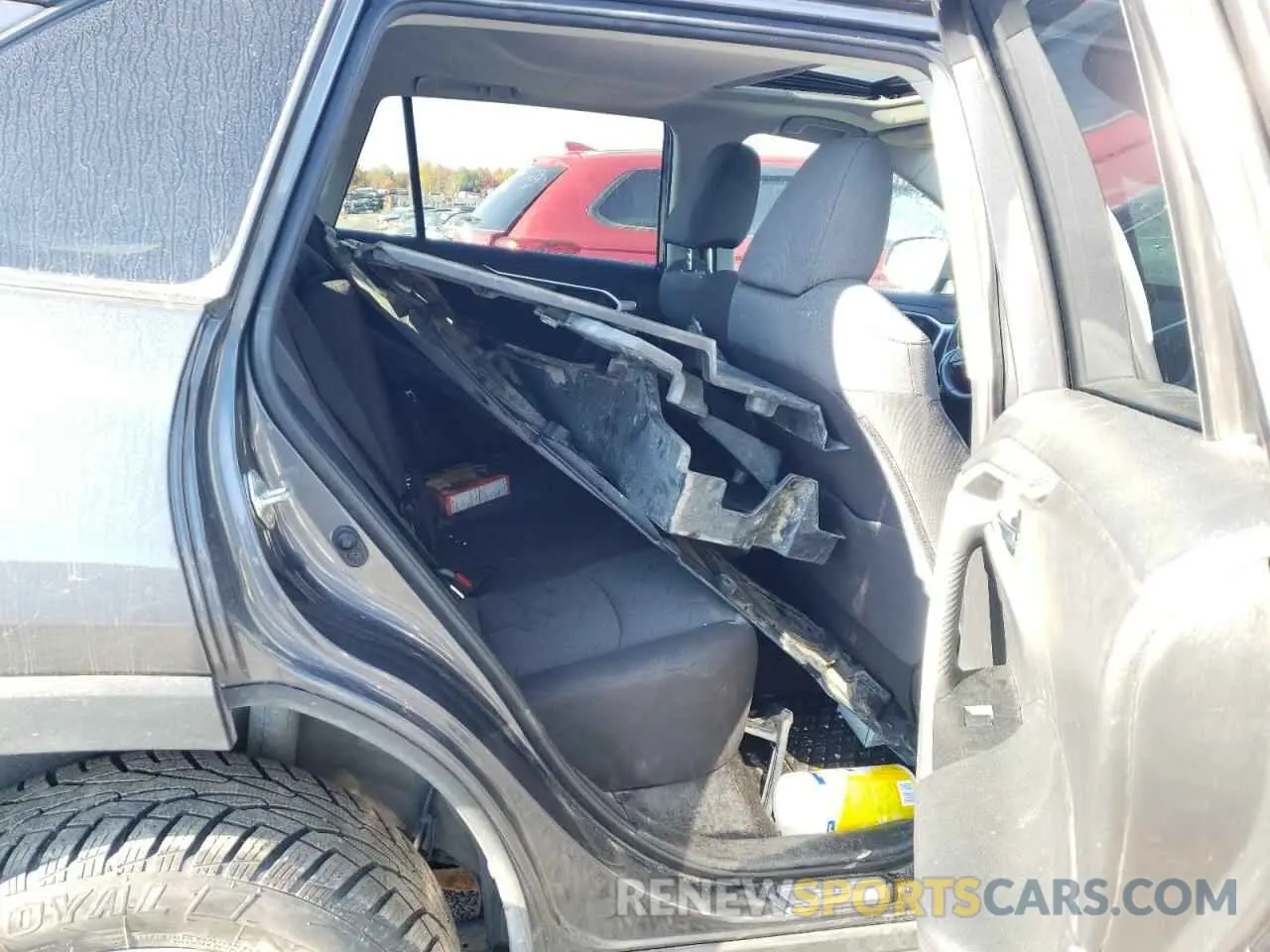 11 Photograph of a damaged car 2T3R1RFV8LW128207 TOYOTA RAV4 2020