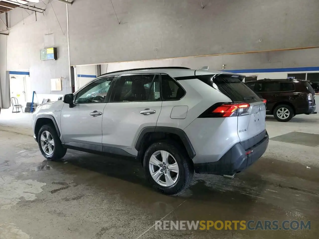2 Photograph of a damaged car 2T3R6RFV7LW001496 TOYOTA RAV4 2020