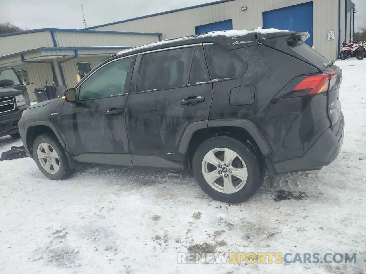 2 Photograph of a damaged car 2T3RWRFV0LW051625 TOYOTA RAV4 2020