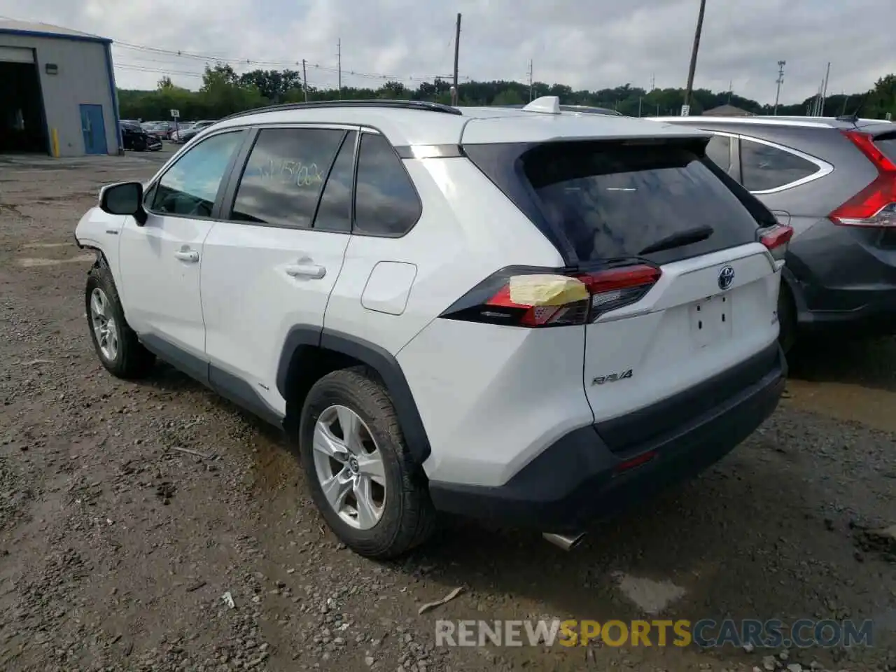 3 Photograph of a damaged car 2T3RWRFV0LW056212 TOYOTA RAV4 2020