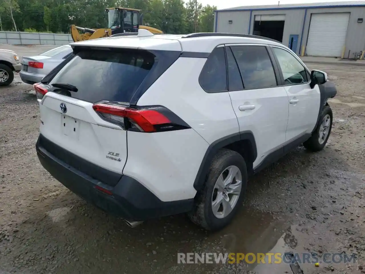 4 Photograph of a damaged car 2T3RWRFV0LW056212 TOYOTA RAV4 2020