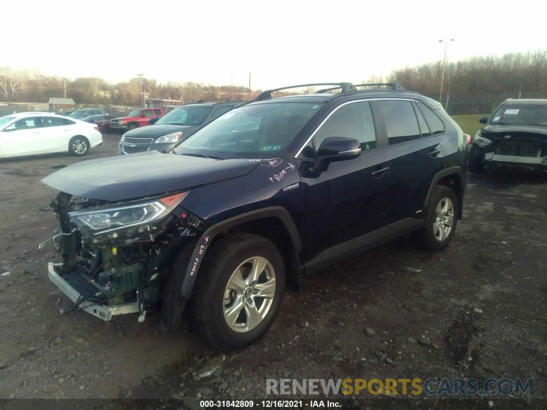 2 Photograph of a damaged car 2T3RWRFV0LW061961 TOYOTA RAV4 2020