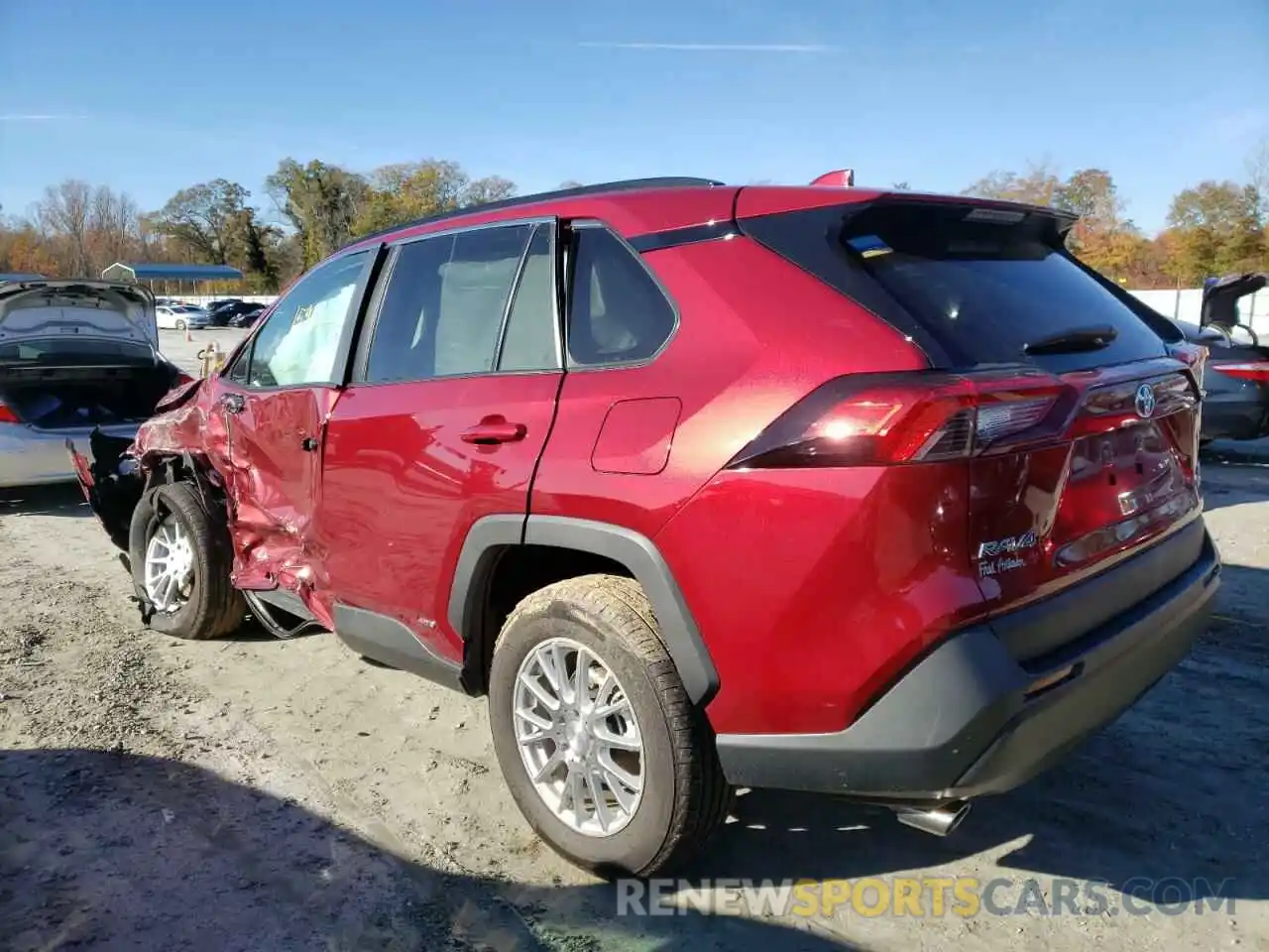 3 Photograph of a damaged car 2T3RWRFV0LW072023 TOYOTA RAV4 2020