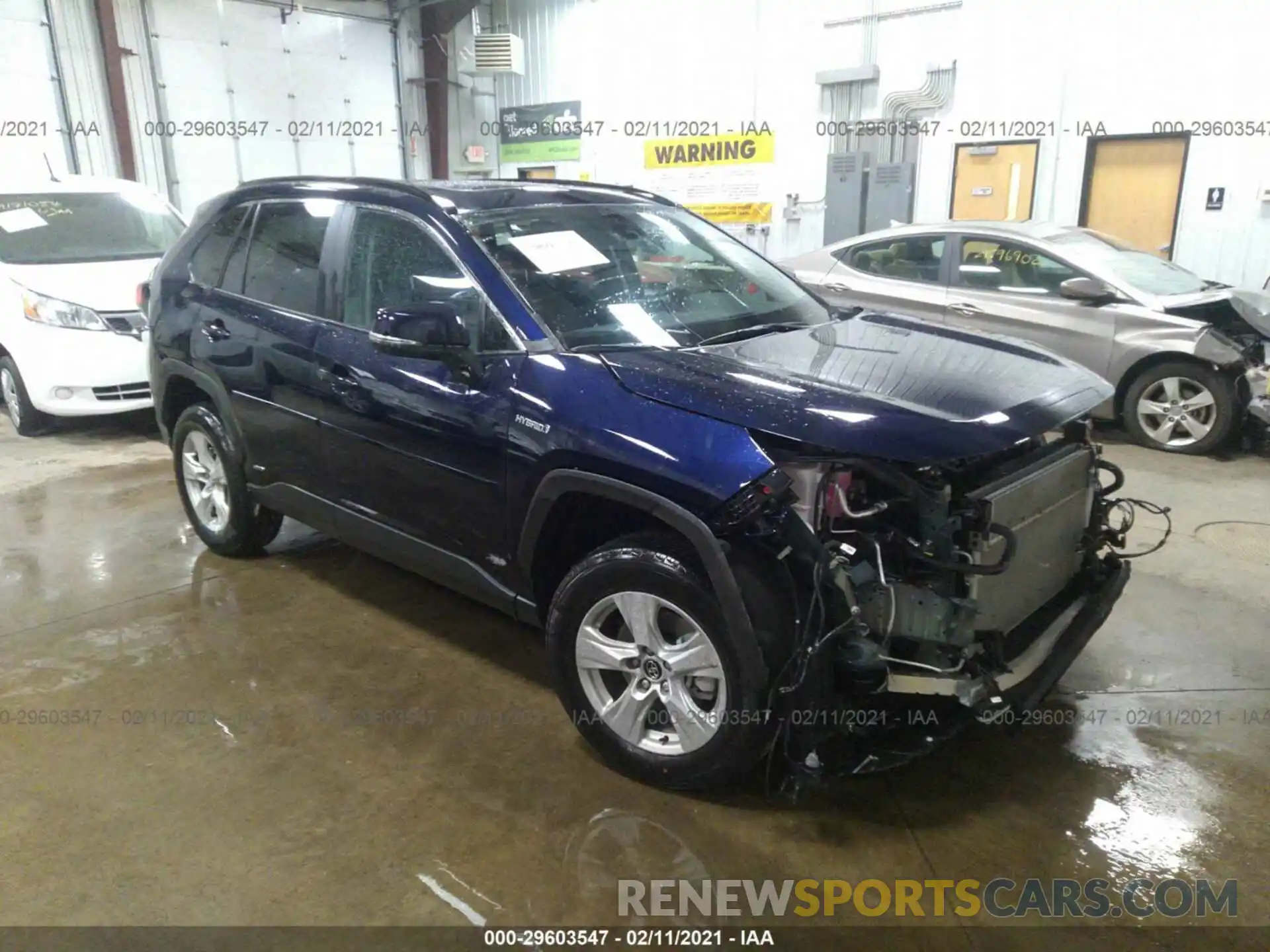 1 Photograph of a damaged car 2T3RWRFV0LW074497 TOYOTA RAV4 2020