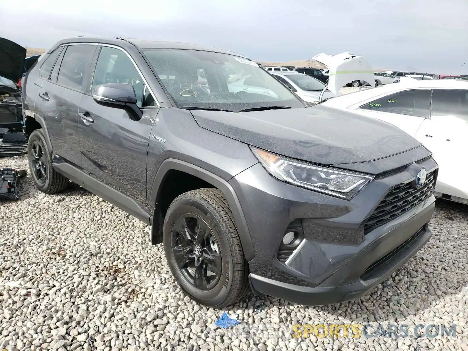 1 Photograph of a damaged car 2T3RWRFV0LW088190 TOYOTA RAV4 2020