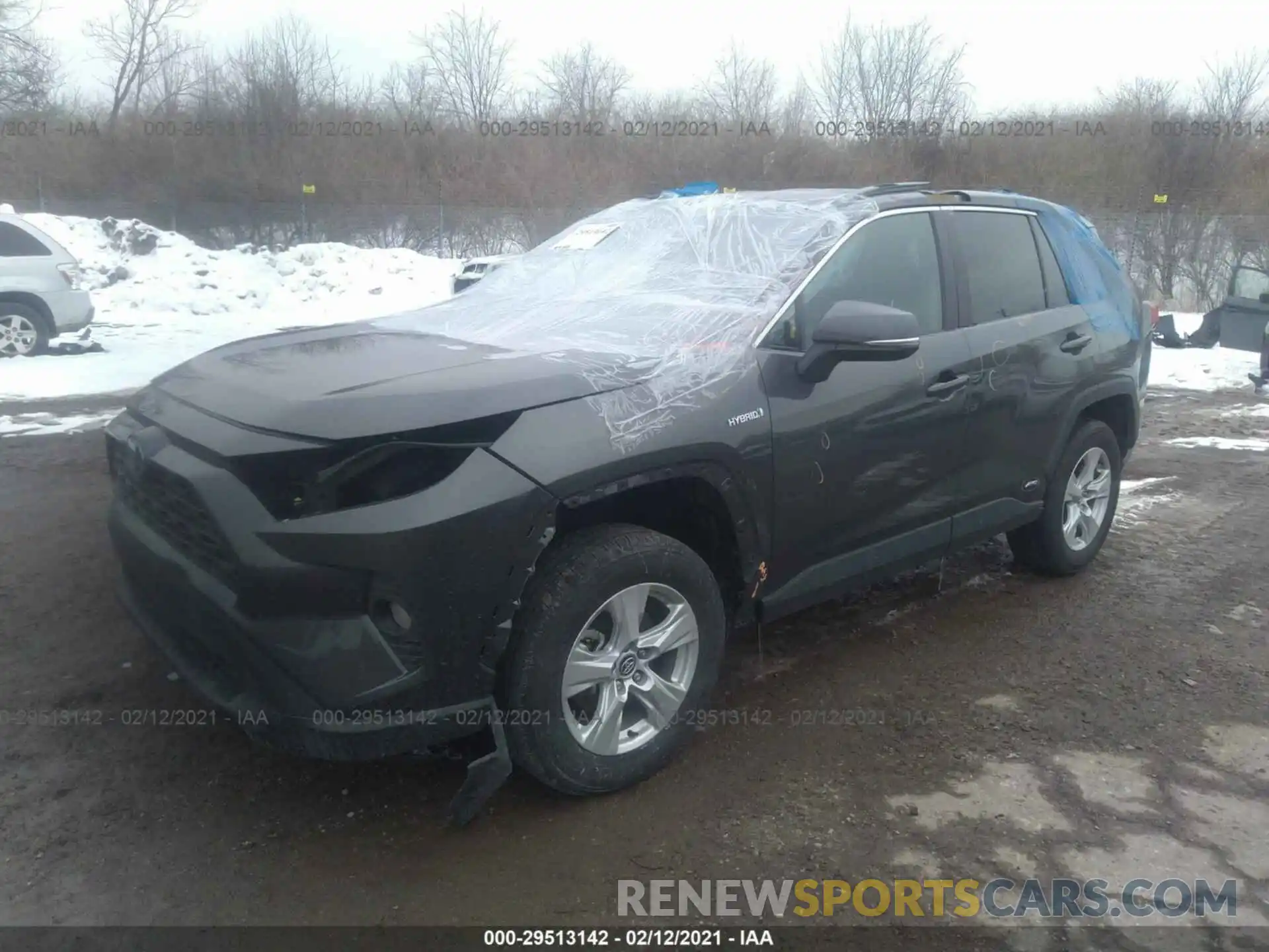 2 Photograph of a damaged car 2T3RWRFV1LW047051 TOYOTA RAV4 2020