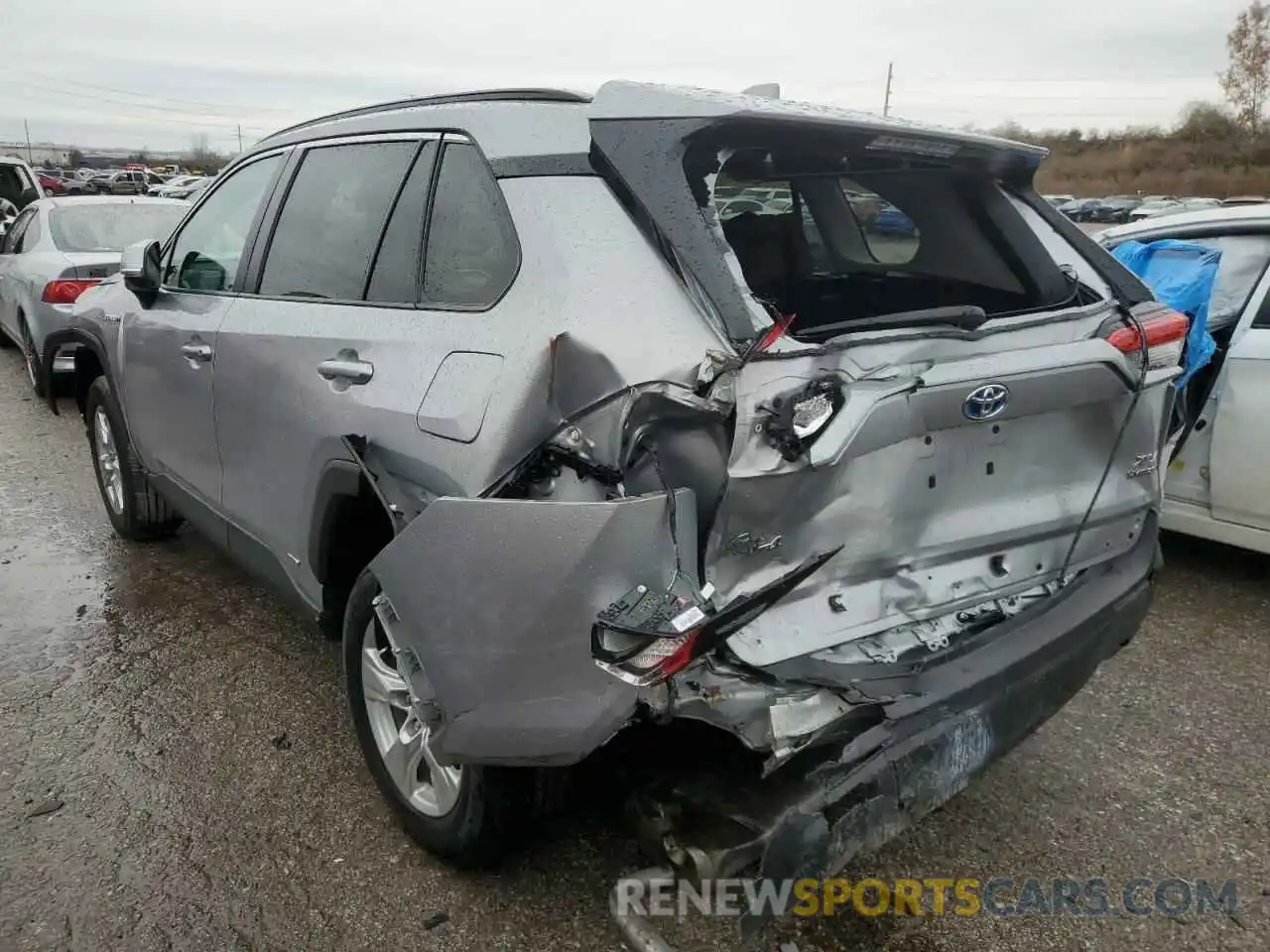 2 Photograph of a damaged car 2T3RWRFV1LW068742 TOYOTA RAV4 2020