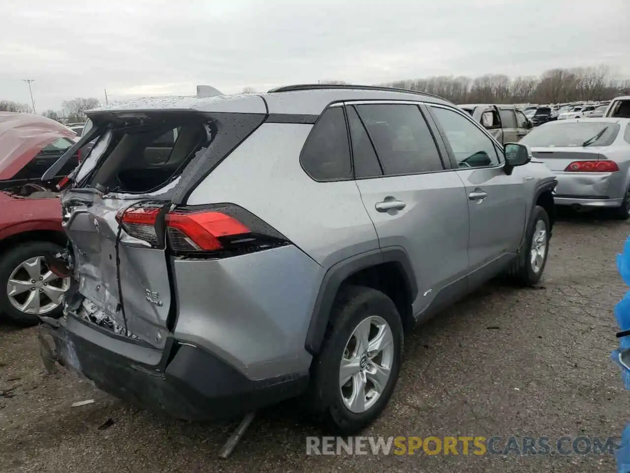 3 Photograph of a damaged car 2T3RWRFV1LW068742 TOYOTA RAV4 2020