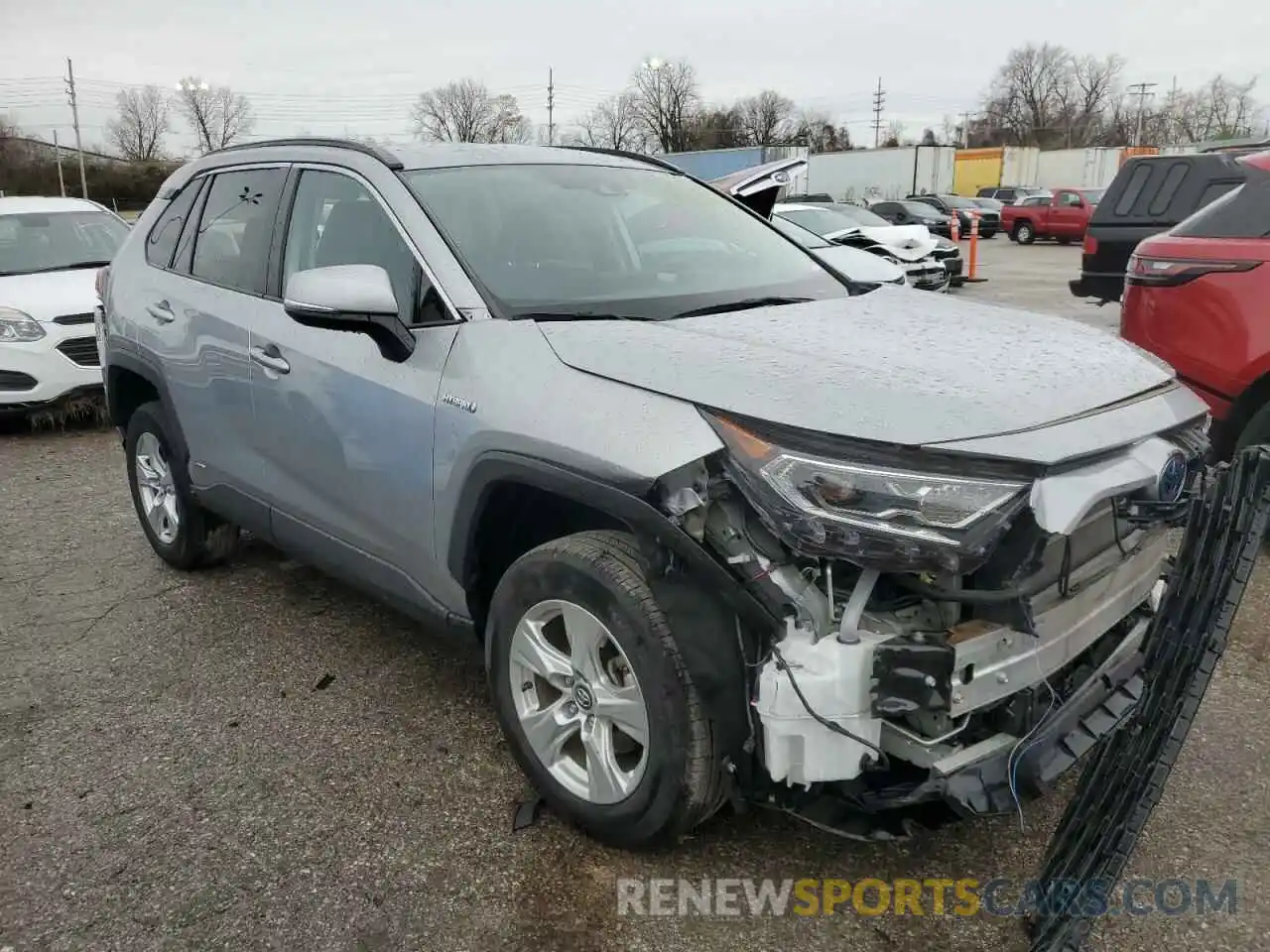 4 Photograph of a damaged car 2T3RWRFV1LW068742 TOYOTA RAV4 2020