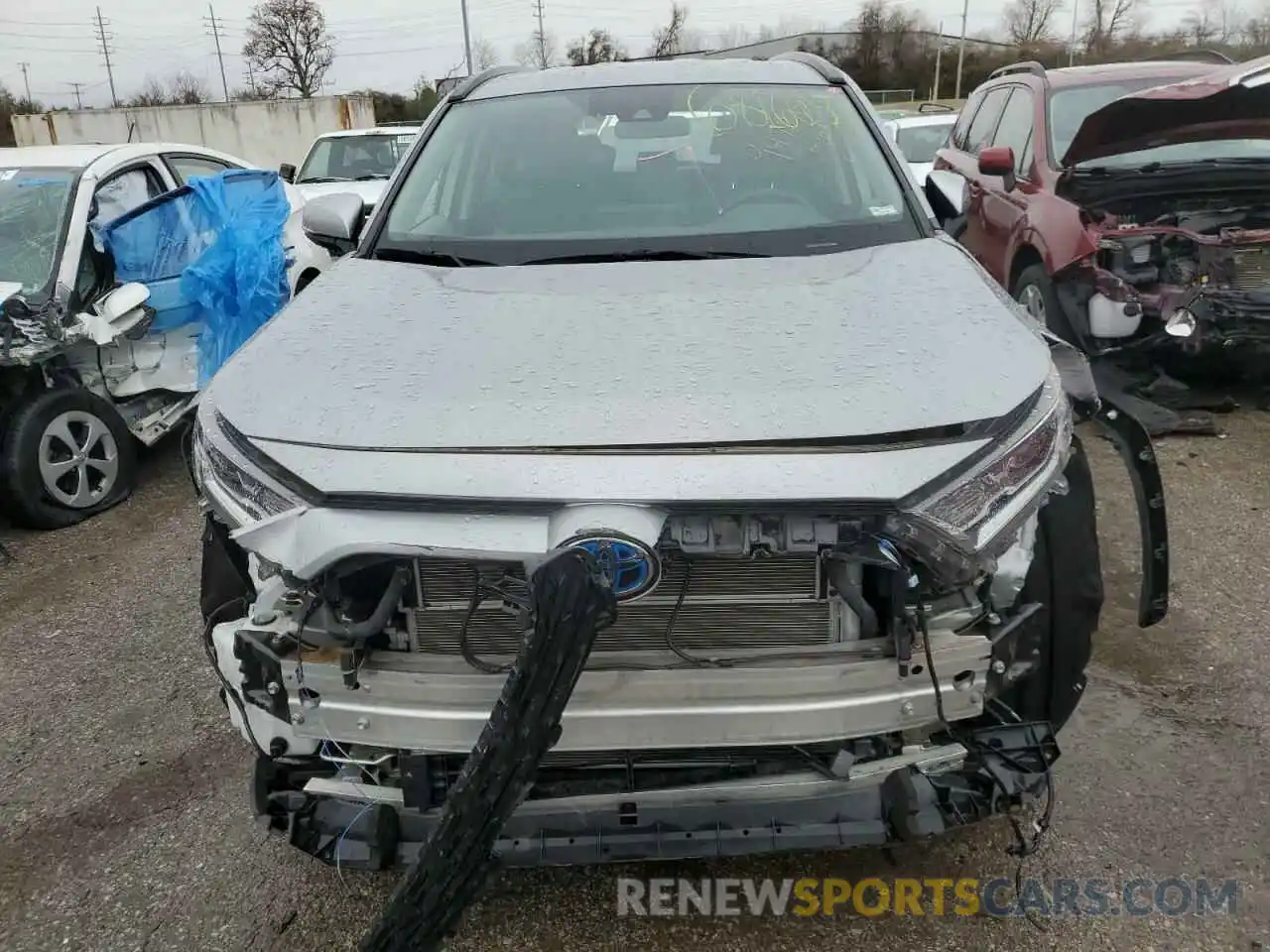 5 Photograph of a damaged car 2T3RWRFV1LW068742 TOYOTA RAV4 2020