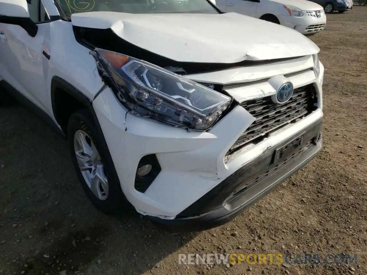 9 Photograph of a damaged car 2T3RWRFV1LW069857 TOYOTA RAV4 2020