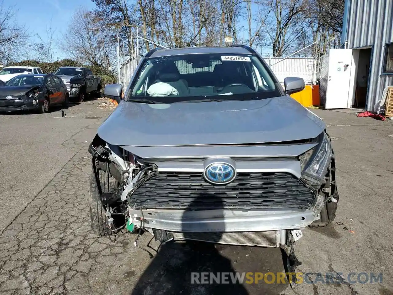 5 Photograph of a damaged car 2T3RWRFV1LW092846 TOYOTA RAV4 2020