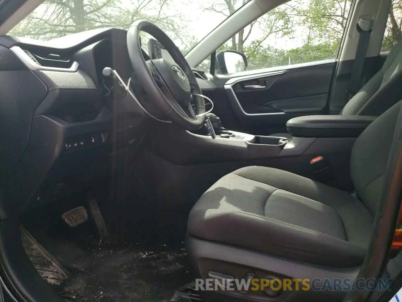 7 Photograph of a damaged car 2T3RWRFV1LW093981 TOYOTA RAV4 2020