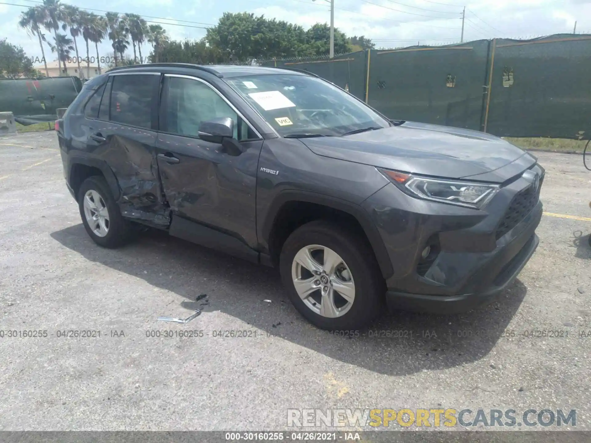 1 Photograph of a damaged car 2T3RWRFV1LW099957 TOYOTA RAV4 2020