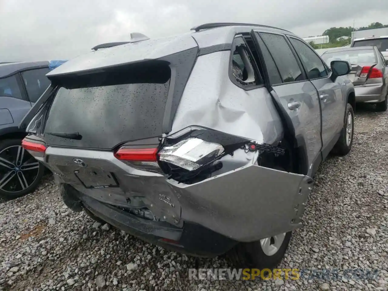 4 Photograph of a damaged car 2T3RWRFV2LW055143 TOYOTA RAV4 2020