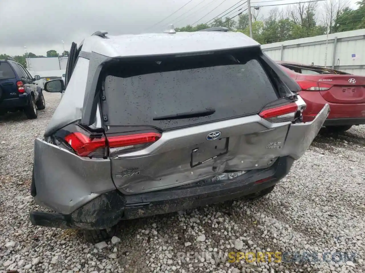 9 Photograph of a damaged car 2T3RWRFV2LW055143 TOYOTA RAV4 2020