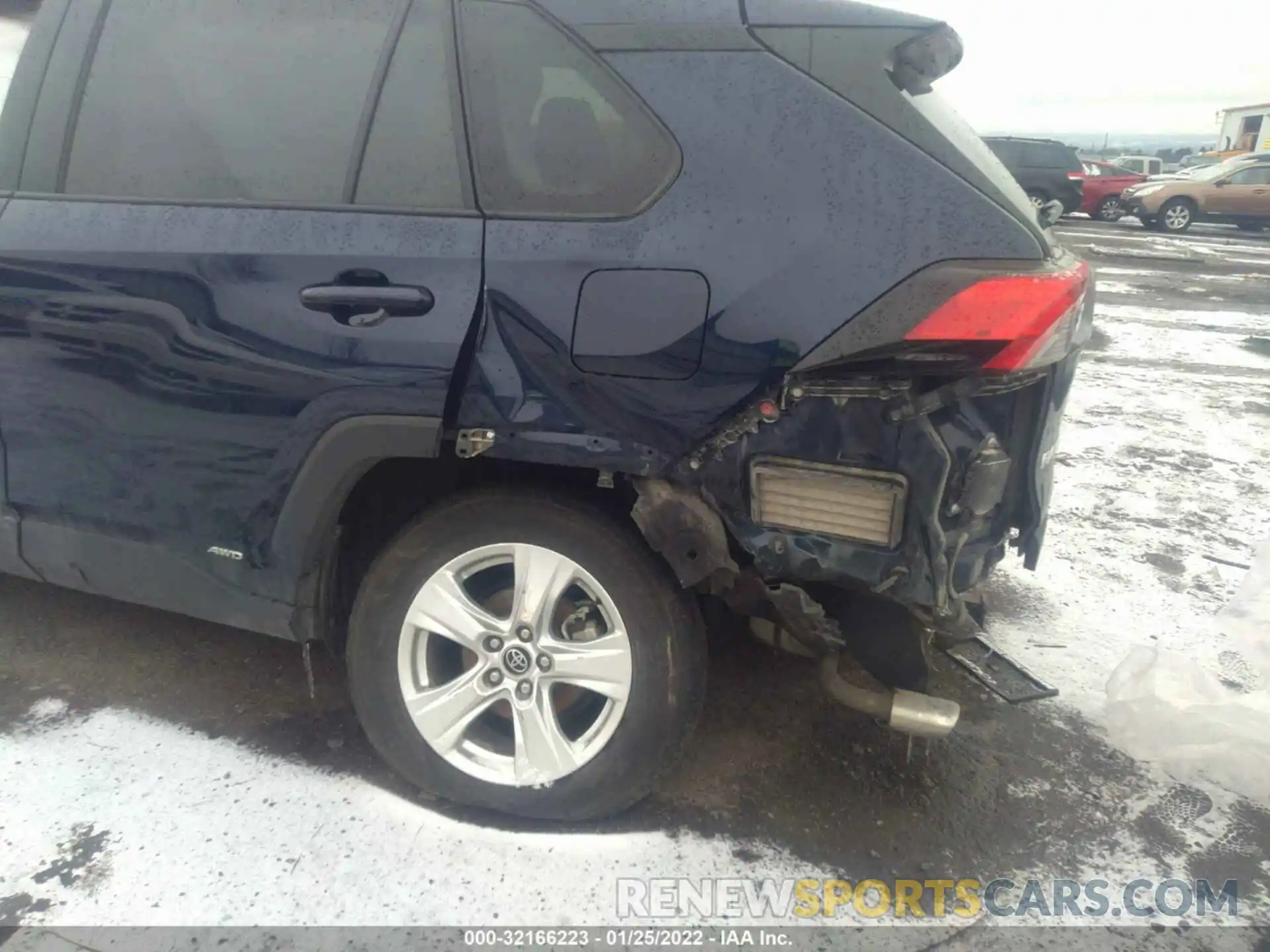 6 Photograph of a damaged car 2T3RWRFV2LW067180 TOYOTA RAV4 2020