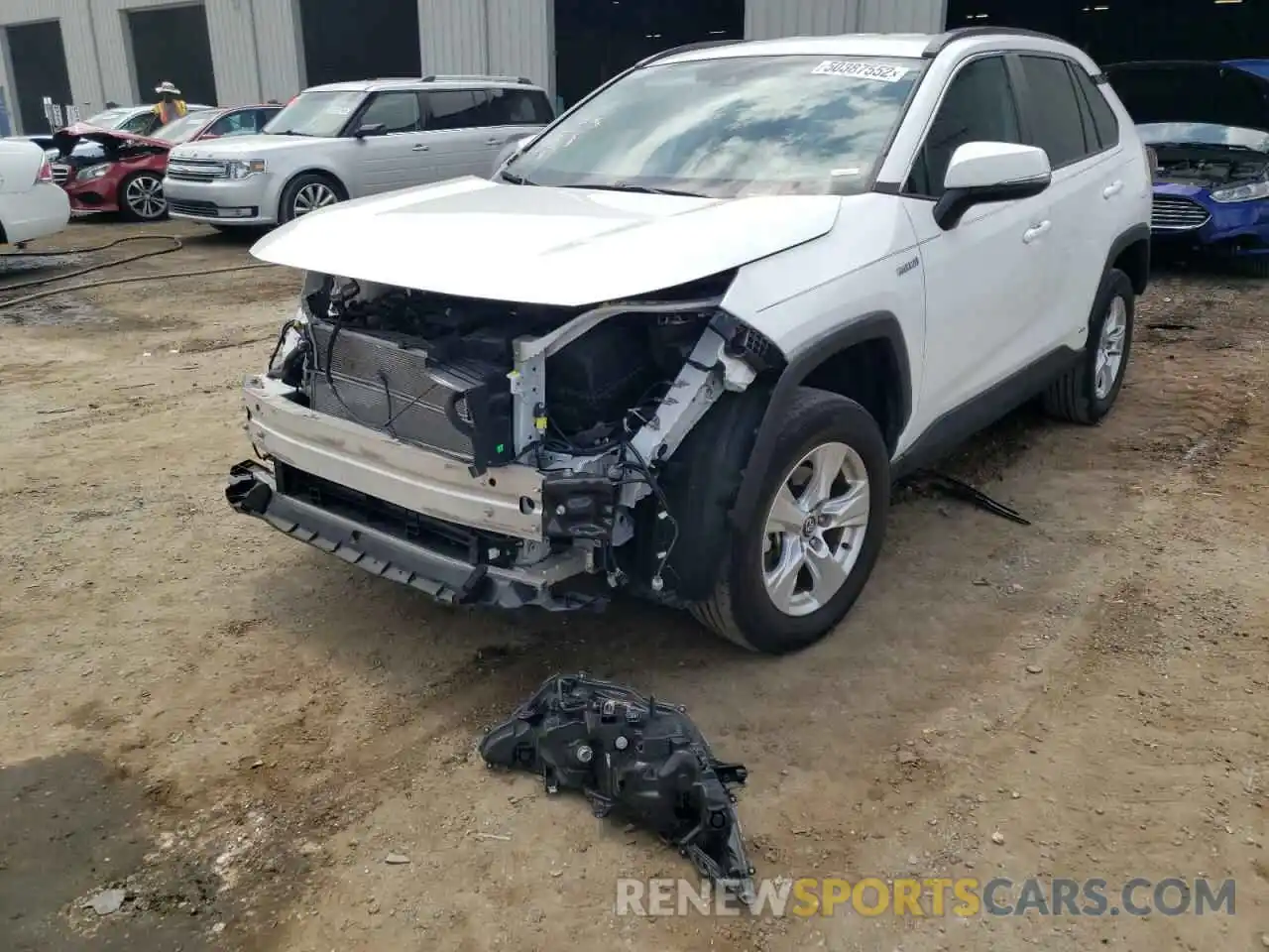 2 Photograph of a damaged car 2T3RWRFV2LW068555 TOYOTA RAV4 2020