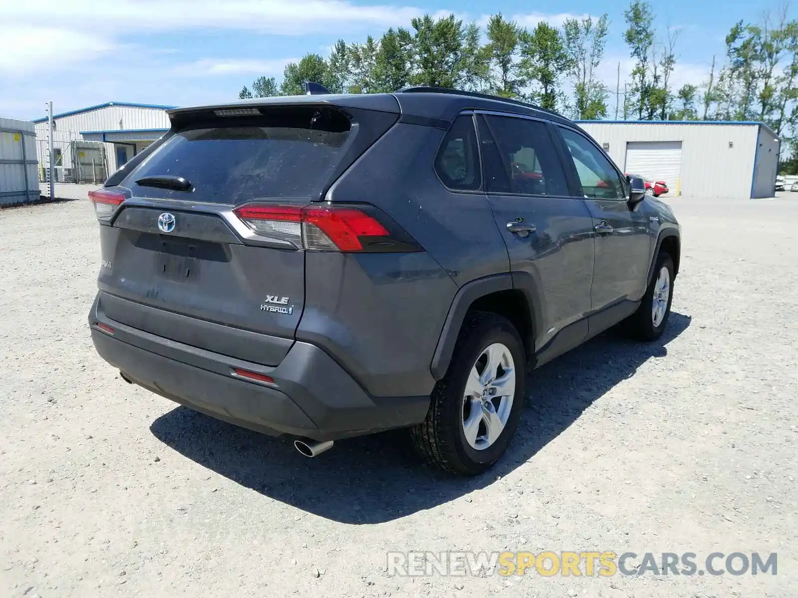 4 Photograph of a damaged car 2T3RWRFV2LW073030 TOYOTA RAV4 2020