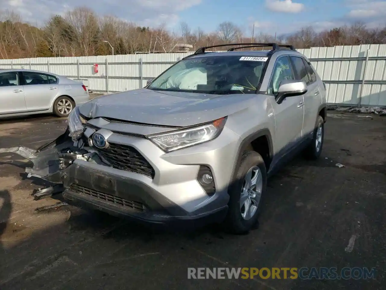 2 Photograph of a damaged car 2T3RWRFV2LW080883 TOYOTA RAV4 2020