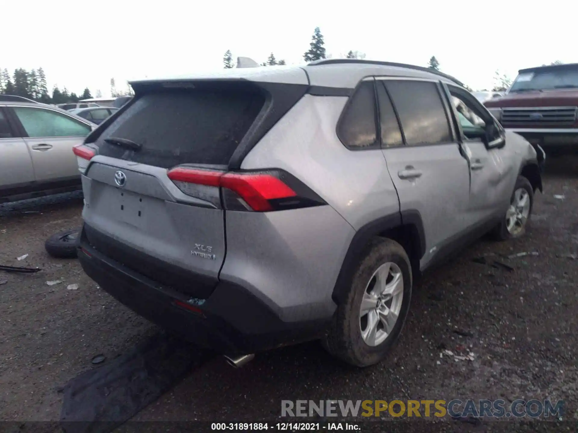 4 Photograph of a damaged car 2T3RWRFV2LW090426 TOYOTA RAV4 2020