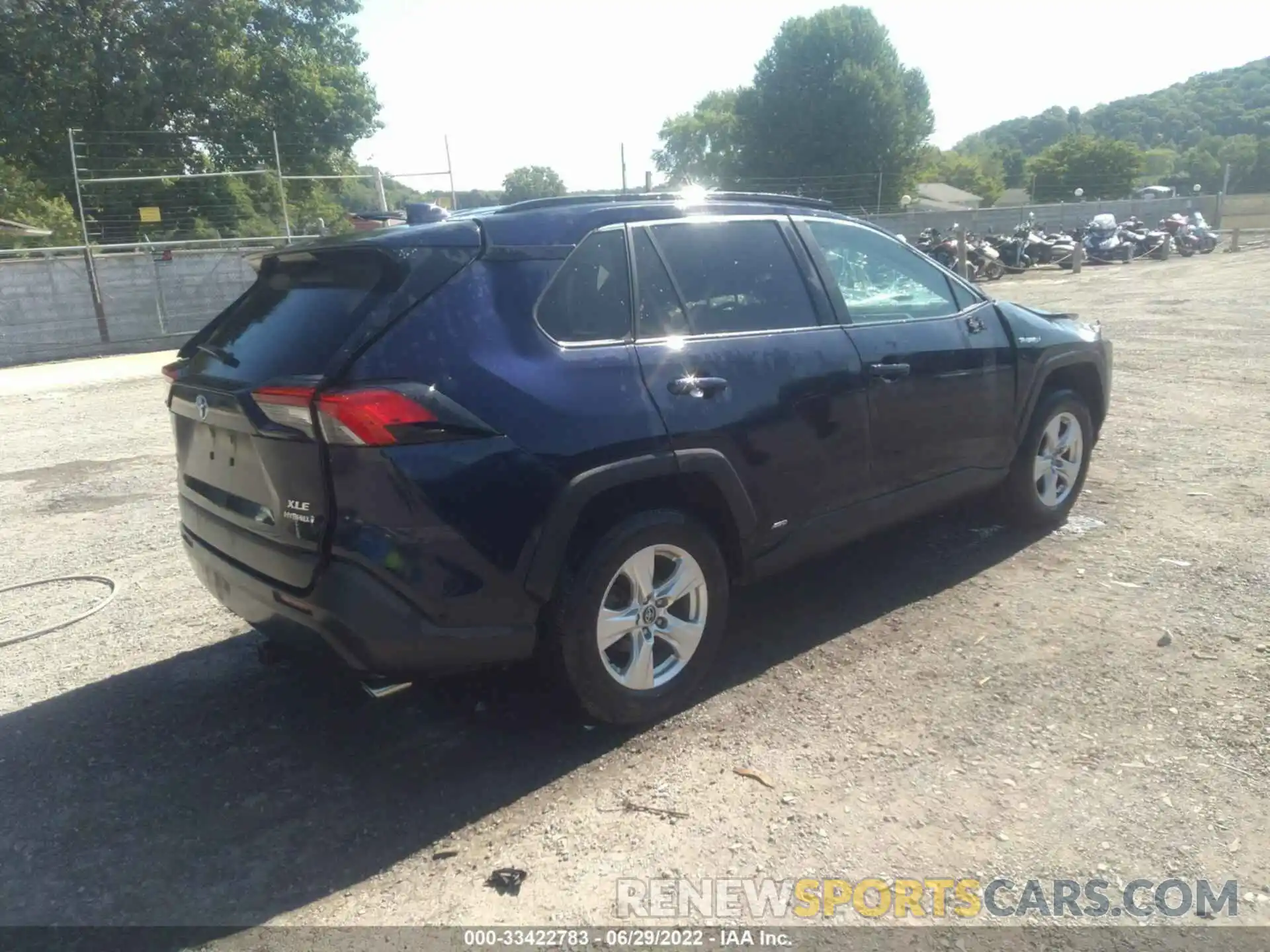 4 Photograph of a damaged car 2T3RWRFV2LW090989 TOYOTA RAV4 2020