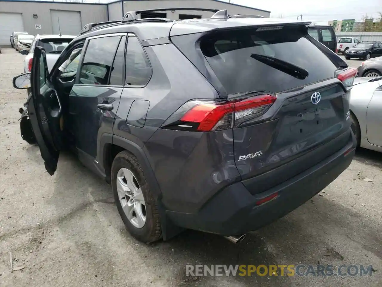 3 Photograph of a damaged car 2T3RWRFV2LW091544 TOYOTA RAV4 2020