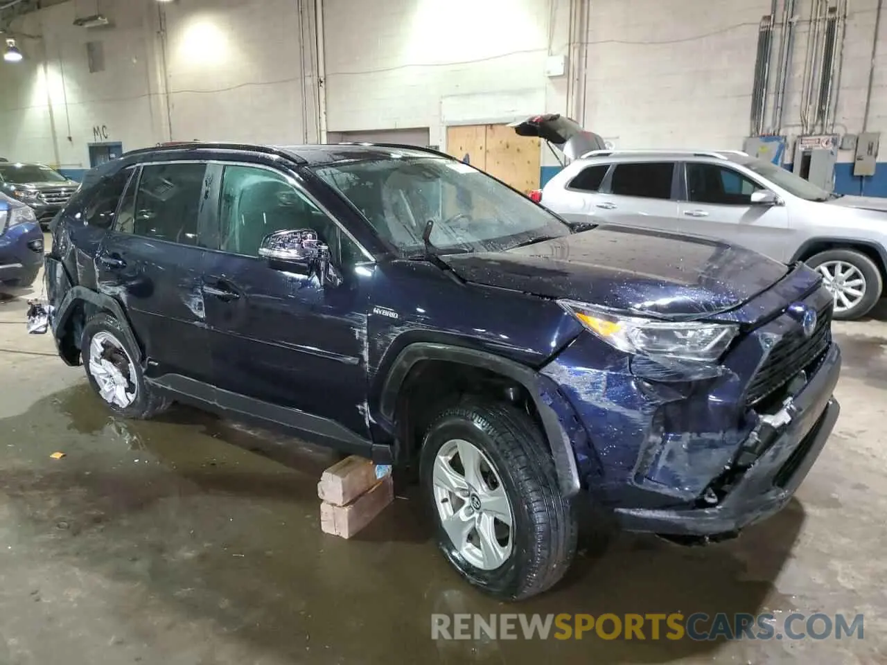 4 Photograph of a damaged car 2T3RWRFV2LW092113 TOYOTA RAV4 2020
