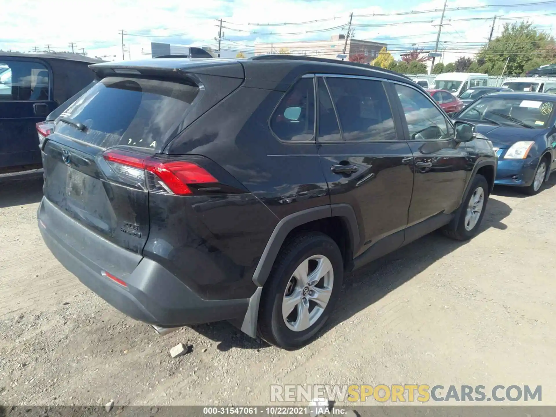 4 Photograph of a damaged car 2T3RWRFV2LW093942 TOYOTA RAV4 2020