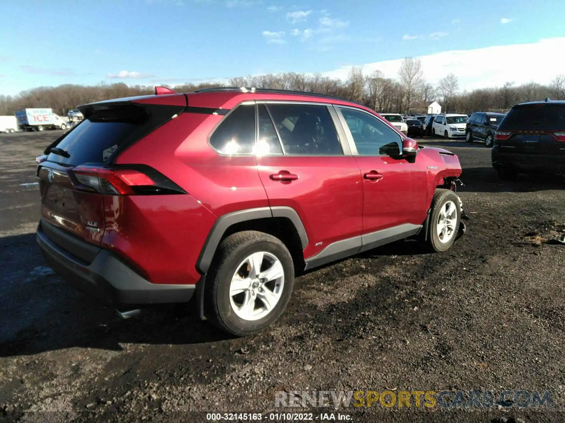 4 Photograph of a damaged car 2T3RWRFV3LW048220 TOYOTA RAV4 2020