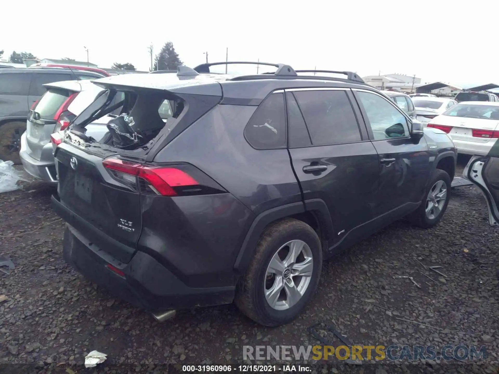 4 Photograph of a damaged car 2T3RWRFV3LW049108 TOYOTA RAV4 2020