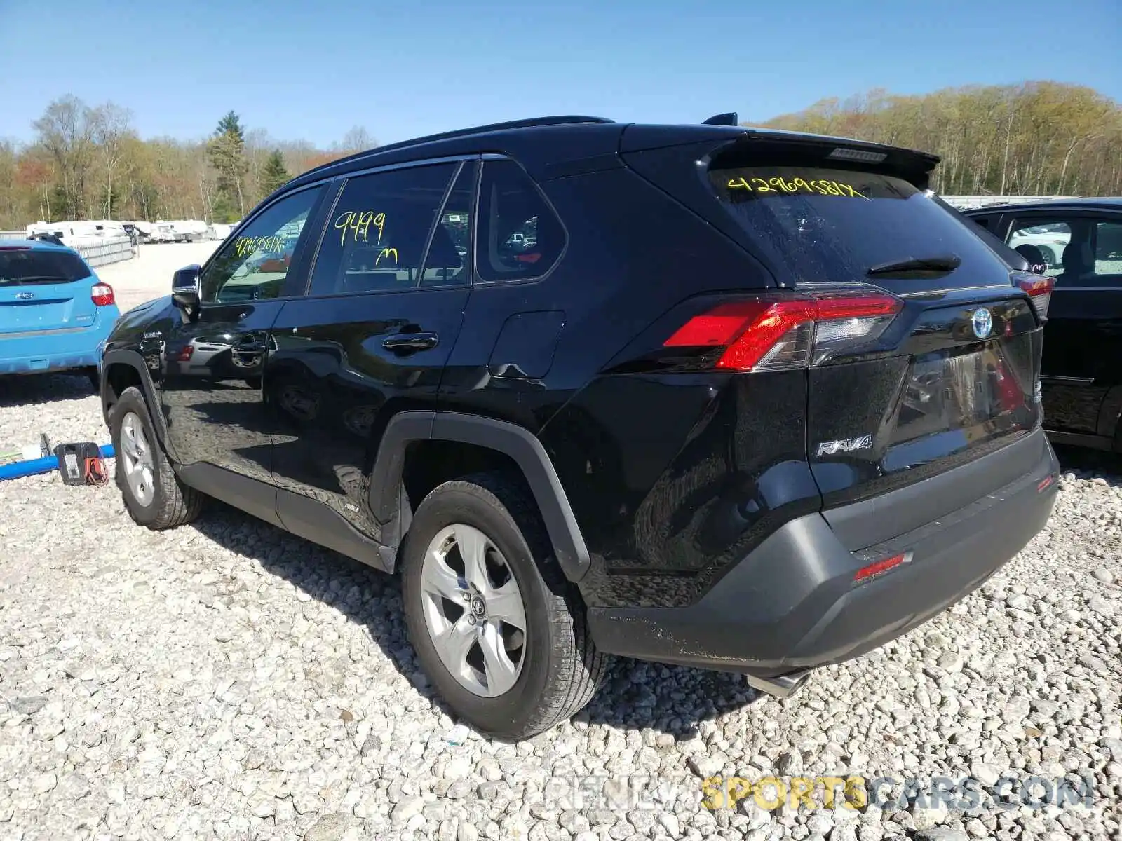 3 Photograph of a damaged car 2T3RWRFV3LW063753 TOYOTA RAV4 2020