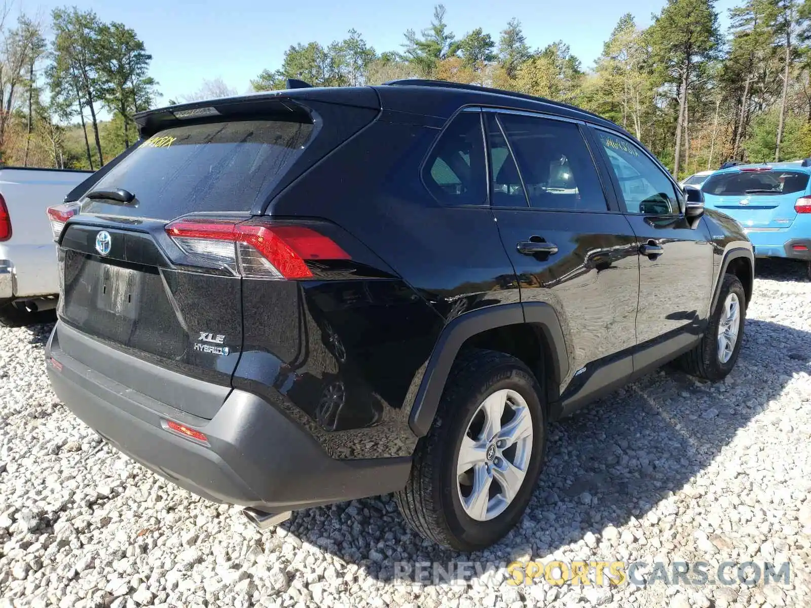 4 Photograph of a damaged car 2T3RWRFV3LW063753 TOYOTA RAV4 2020